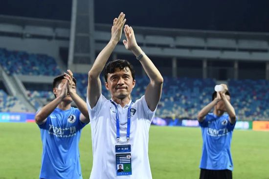 欧冠-皇马4-2那不勒斯锁头名 19岁帕斯处子球贝林厄姆传射欧冠C组第5轮，皇马主场对阵那不勒斯。